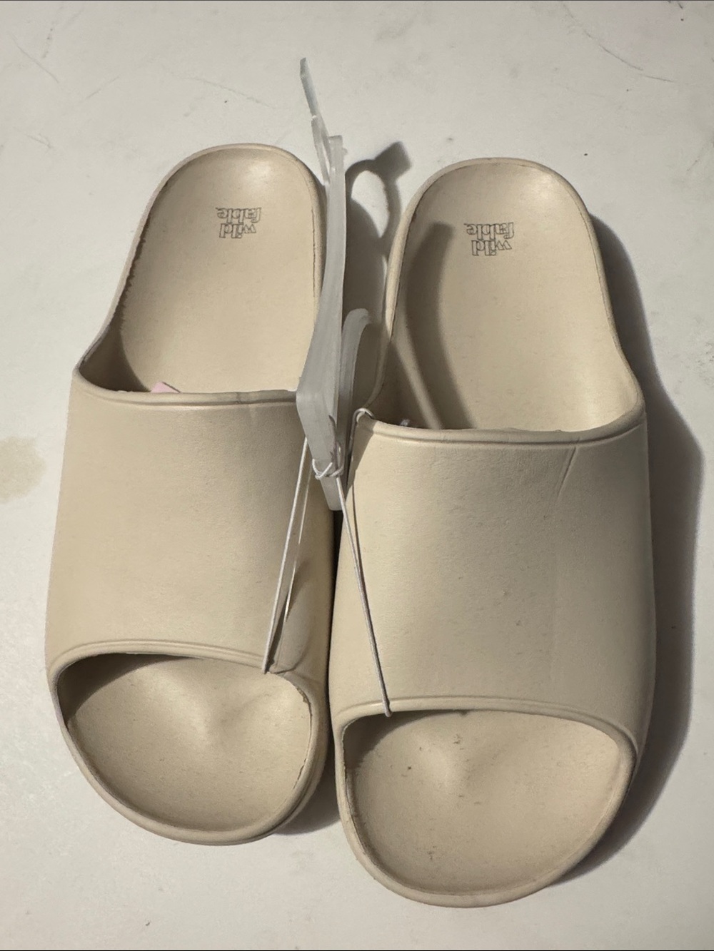 New Wild Fable beige slides sz 8
